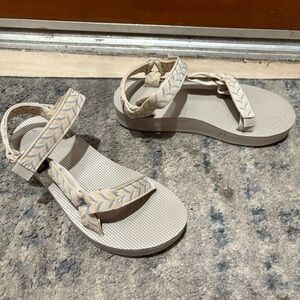 Teva Women's Midform Universal Geometric Hiking, Water Sandal Birch Size 8 used